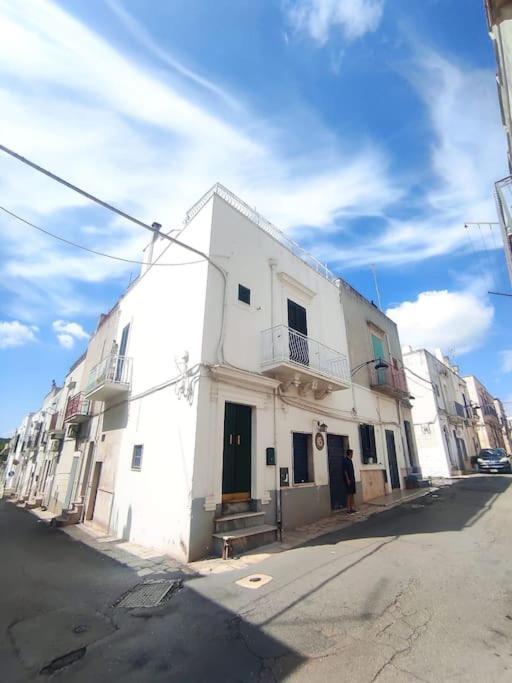 Cinque Terrazze: Freshly Renovated 2-Bedroom House Челье-Мессапика Экстерьер фото